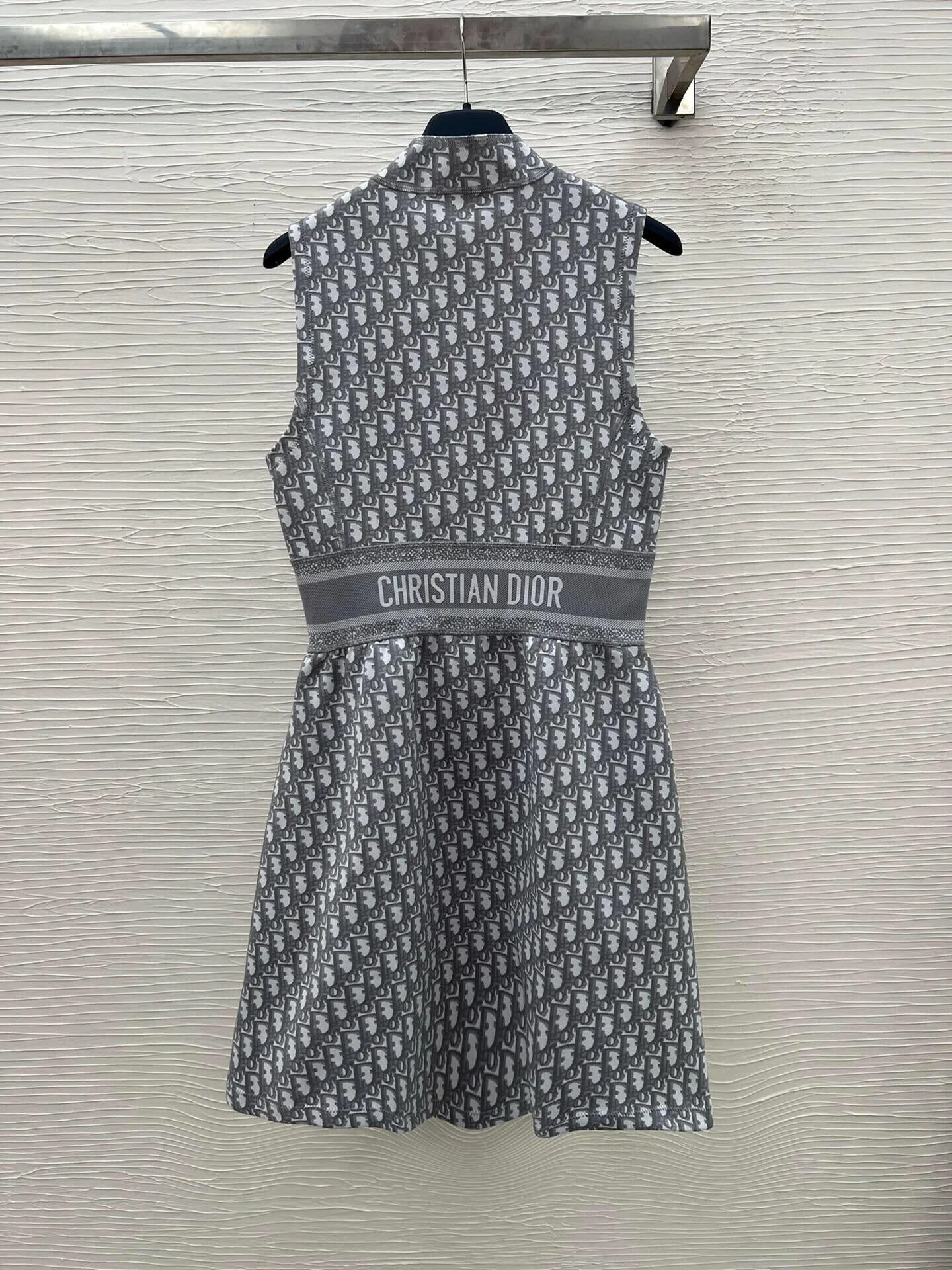 Presbyopia vest dress - Ultra-Collectible