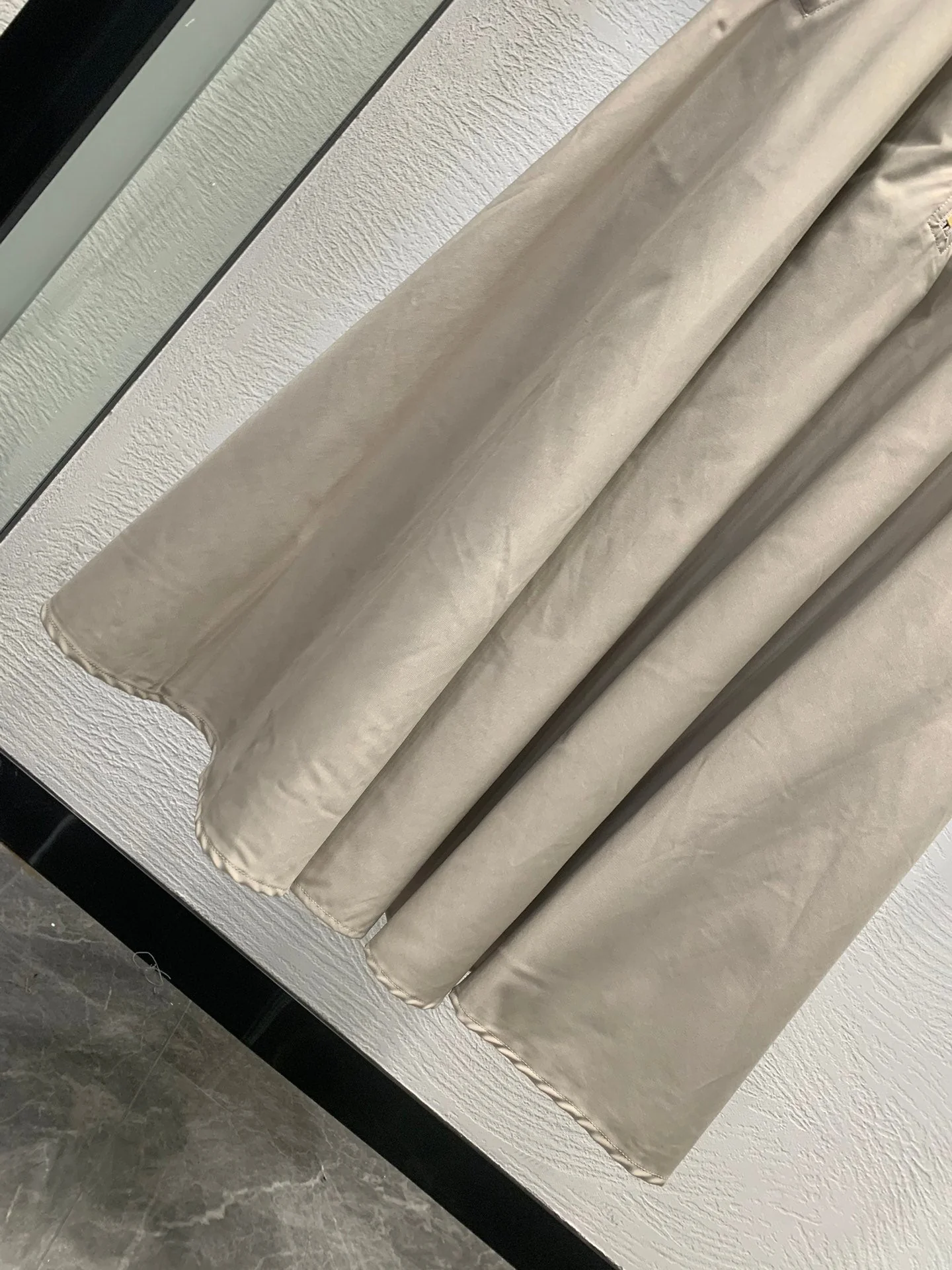 Waisted umbrella-hem sleeveless dress - Ultra-Collectible