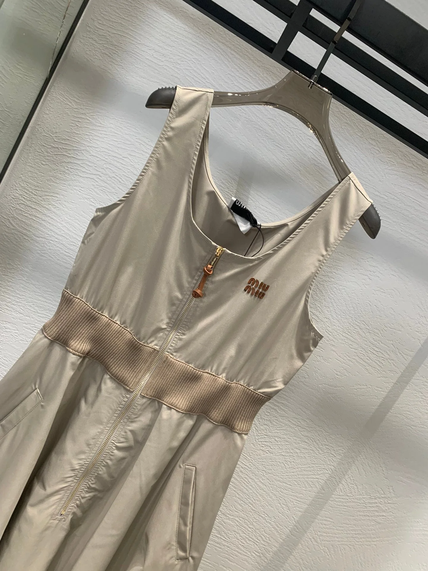 Waisted umbrella-hem sleeveless dress - Ultra-Collectible