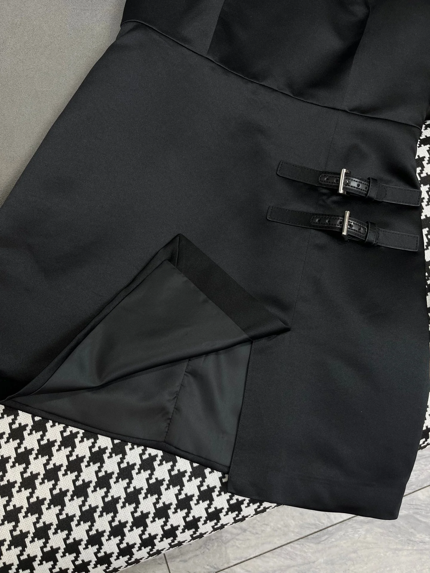 half sleeve dress - Ultra-Collectible