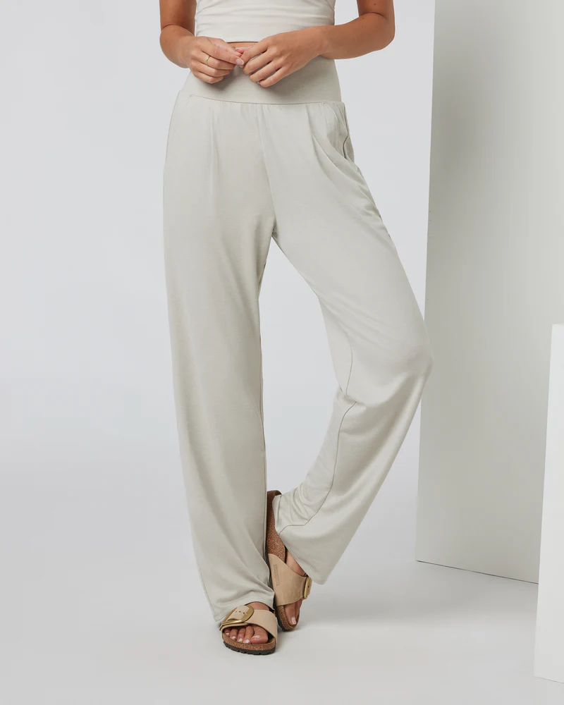 Lux At Ease Straight