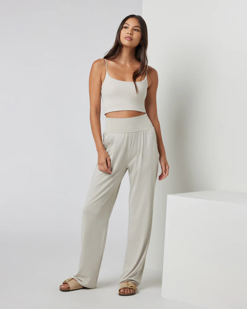 Lux At Ease Straight