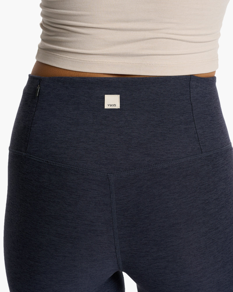 Clean Elevation Legging-Short
