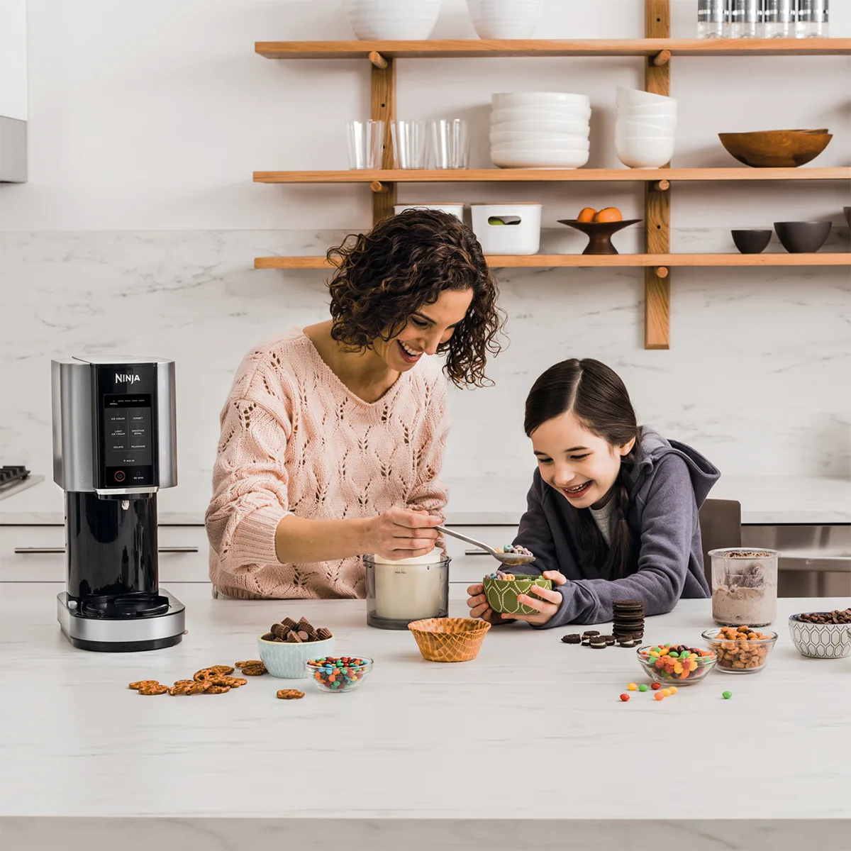 Ninja CREAMi Ice Cream & Frozen Dessert Maker (7 Tub Multi-Coloured Lid Bundle)