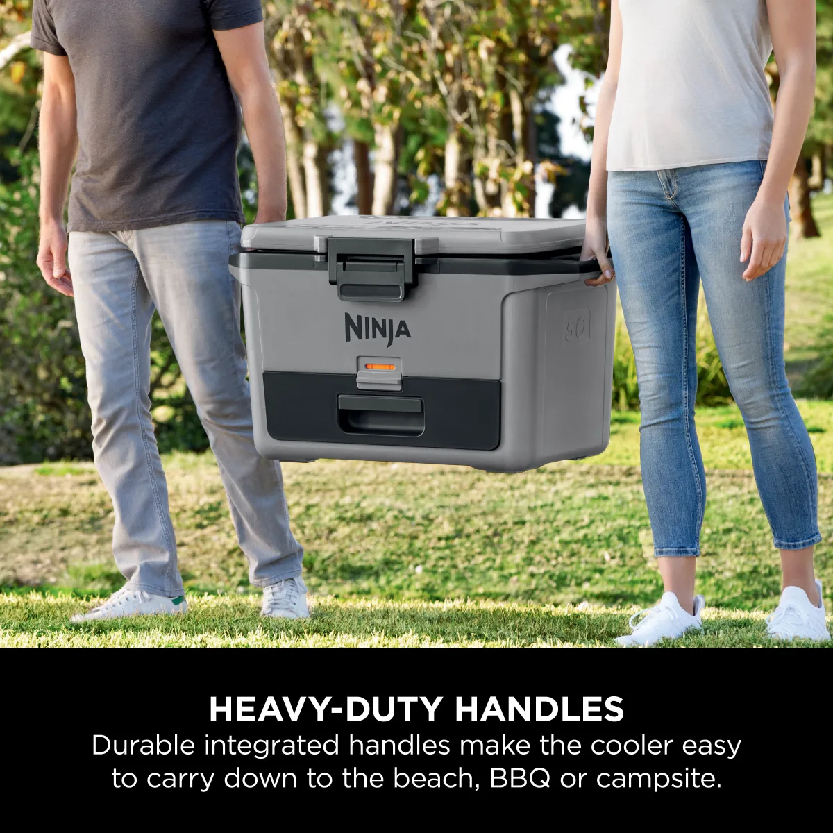 Ninja FrostVault 50QT/47L Cooler, Ice Pack & Thirsti Bottle Bundle