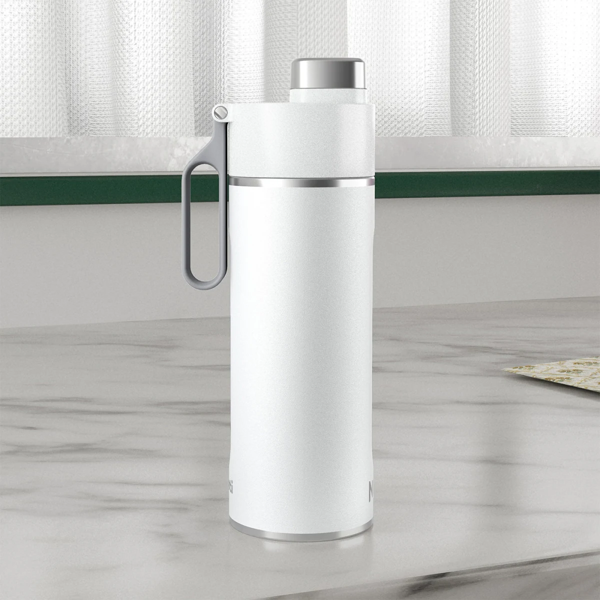 Ninja FrostVault 50QT/47L Cooler, Ice Pack & Thirsti Bottle Bundle