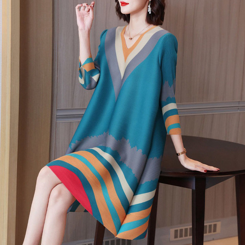 Macymars™ Loose Versatile Retro Three-quarter Sleeve V-Neck Patch Large Size Mid-Length Dress