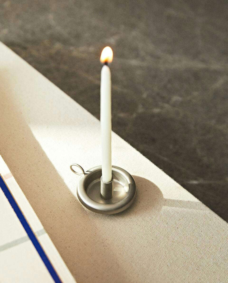 CANDLESTICKS AND TEALIGHT HOLDERS