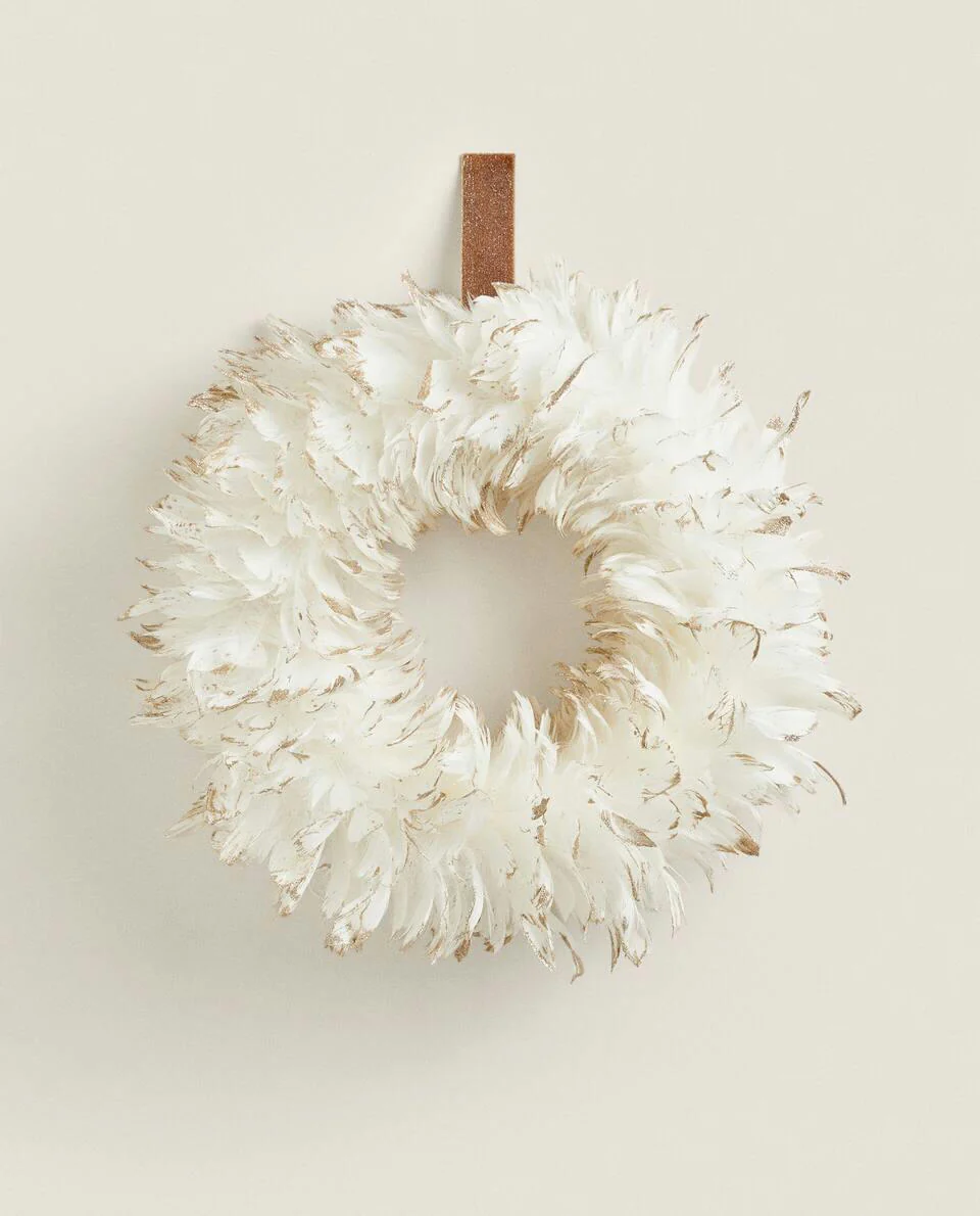 CHRISTMAS FEATHER WREATH DECORATION