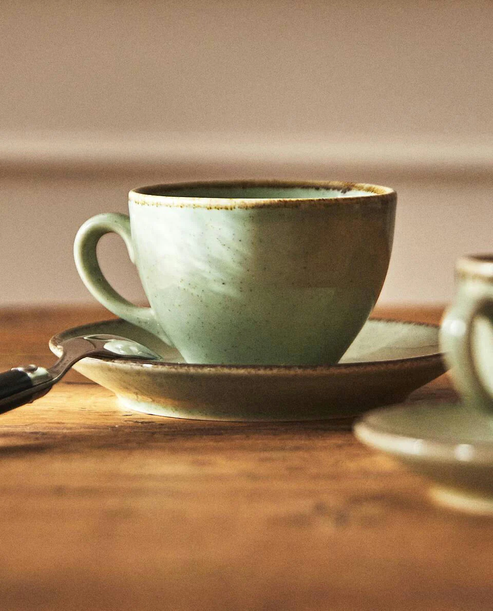 RIM DETAIL TEACUP
