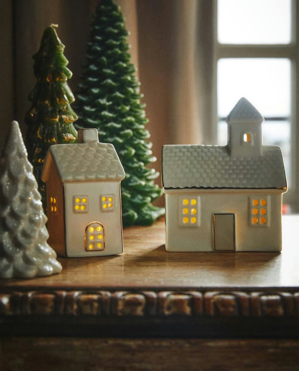 CERAMIC CHRISTMAS HOUSE DECORATION WITH LIGHT