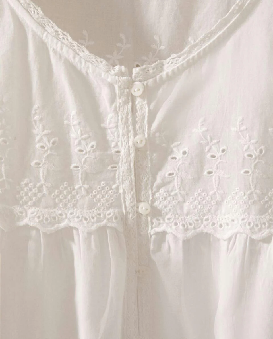 EMBROIDERED COTTON NIGHTDRESS