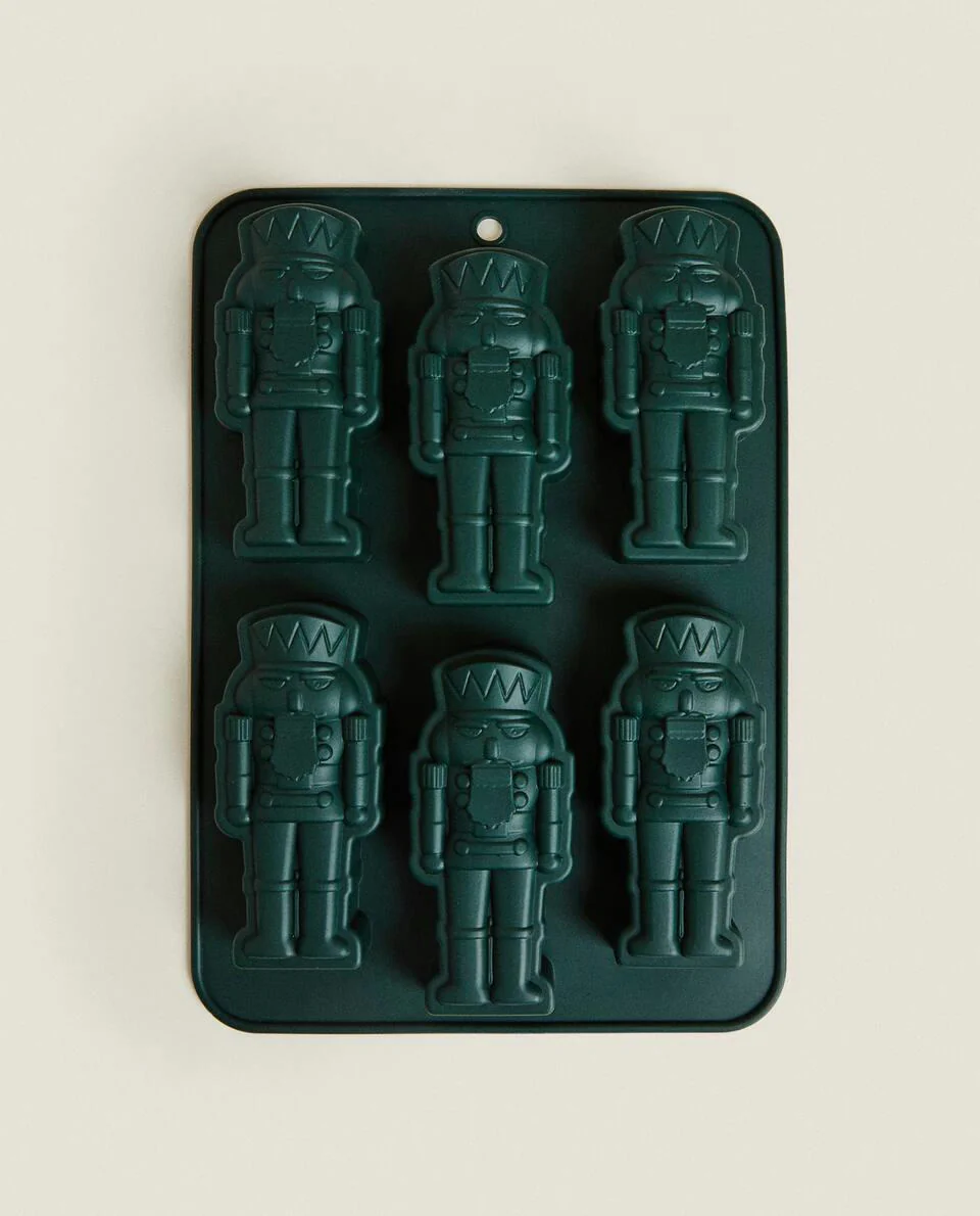 CHRISTMAS NUTCRACKER SILICONE BAKING MOULD