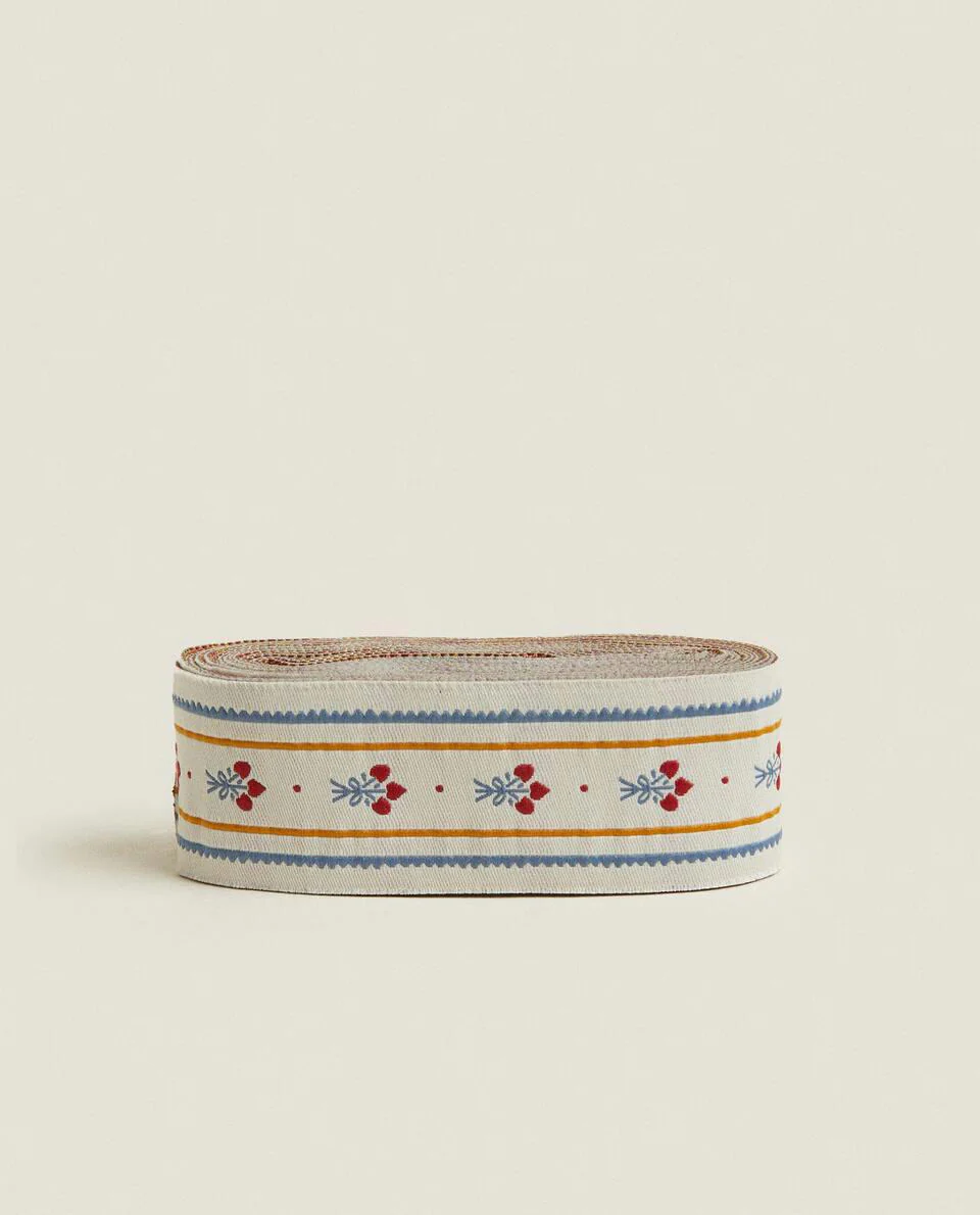 CHILDREN’S REVERSIBLE CHRISTMAS GIFT WRAPPING RIBBON