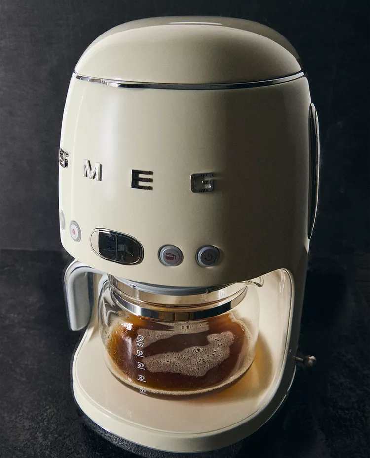 SMEG PROGRAMMABLE DRIP COFFEE MACHINE