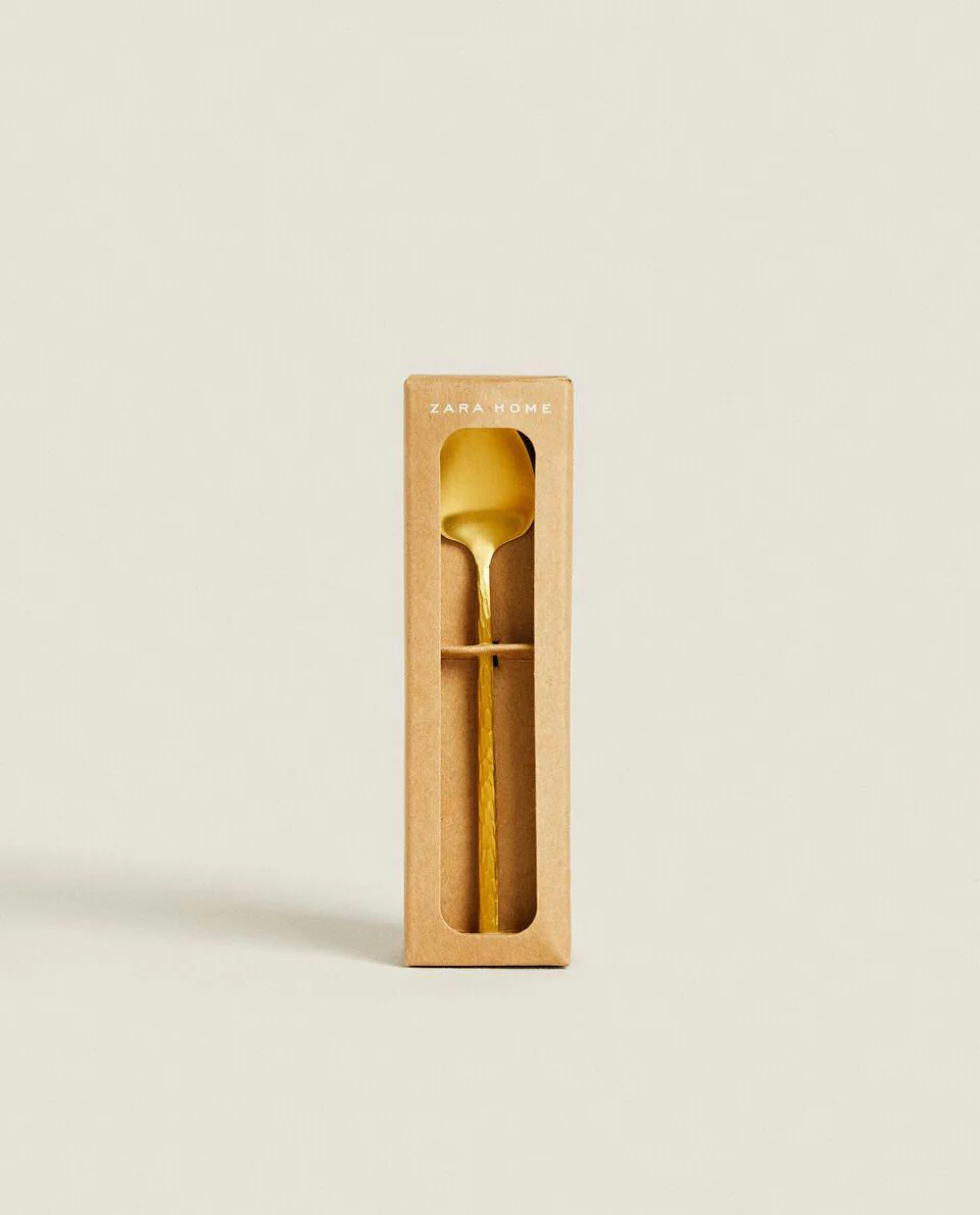 BOX OF 4 DESSERT SPOONS WITH HAMMERED HANDLE