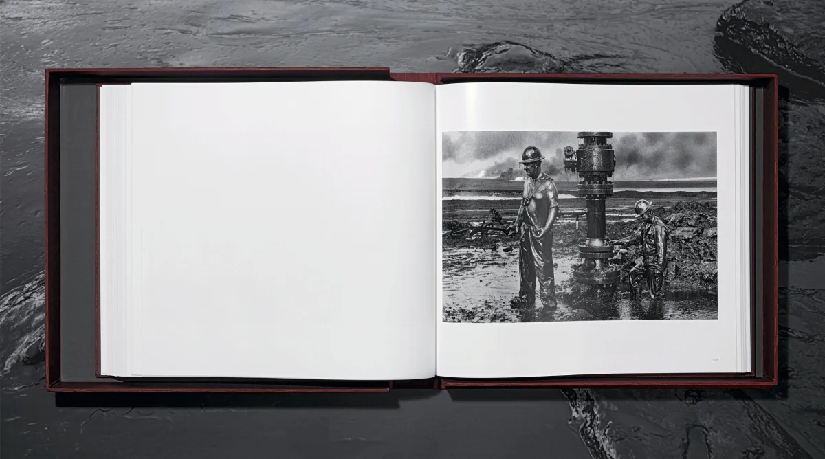 Sebastião Salgado. Kuwait. A Desert on Fire, Art Edition