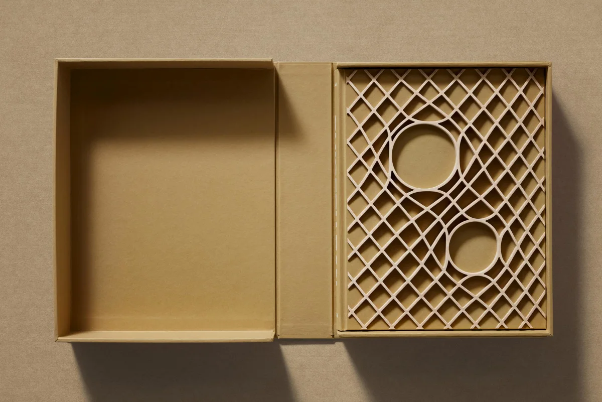 Shigeru Ban. Complete Works 1985–Today. Art Edition ‘Bamboo Gridshell Roof’, 2023