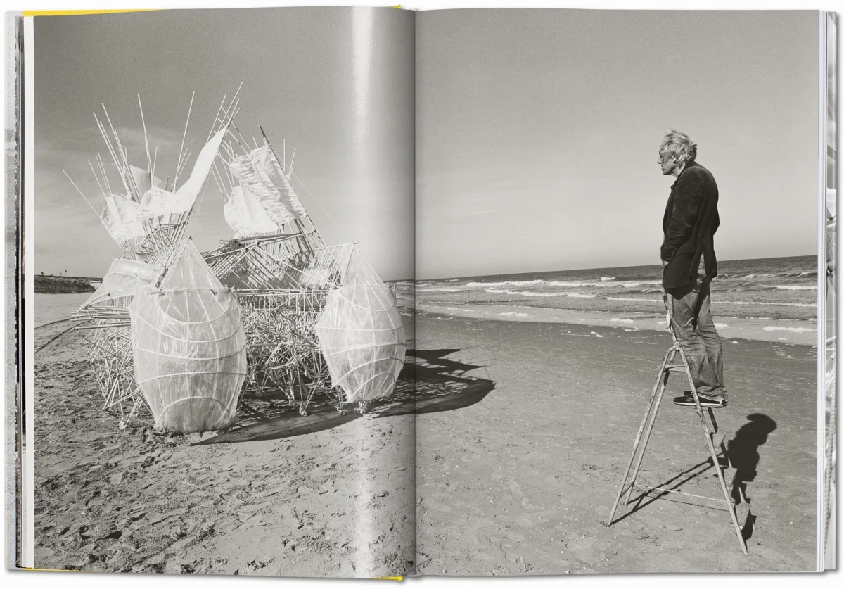 Strandbeest. The Dream Machines of Theo Jansen