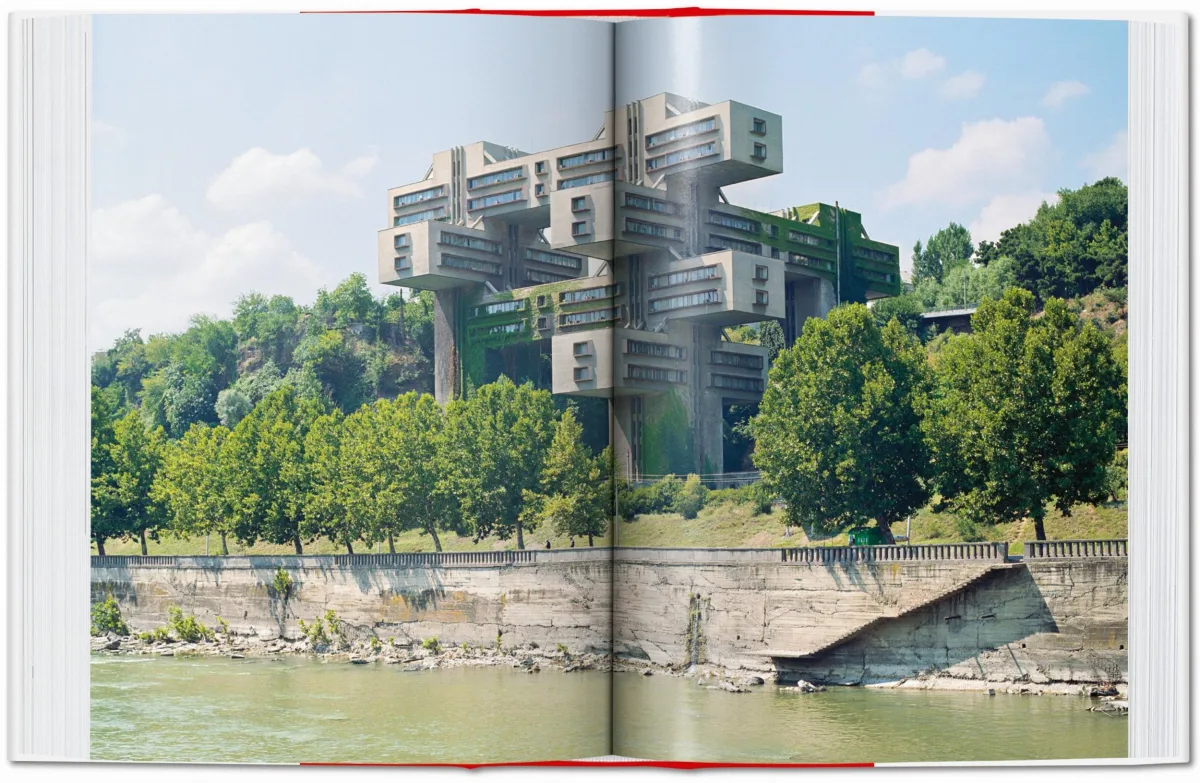 Frédéric Chaubin. CCCP. Cosmic Communist Constructions Photographed. 45th Ed.