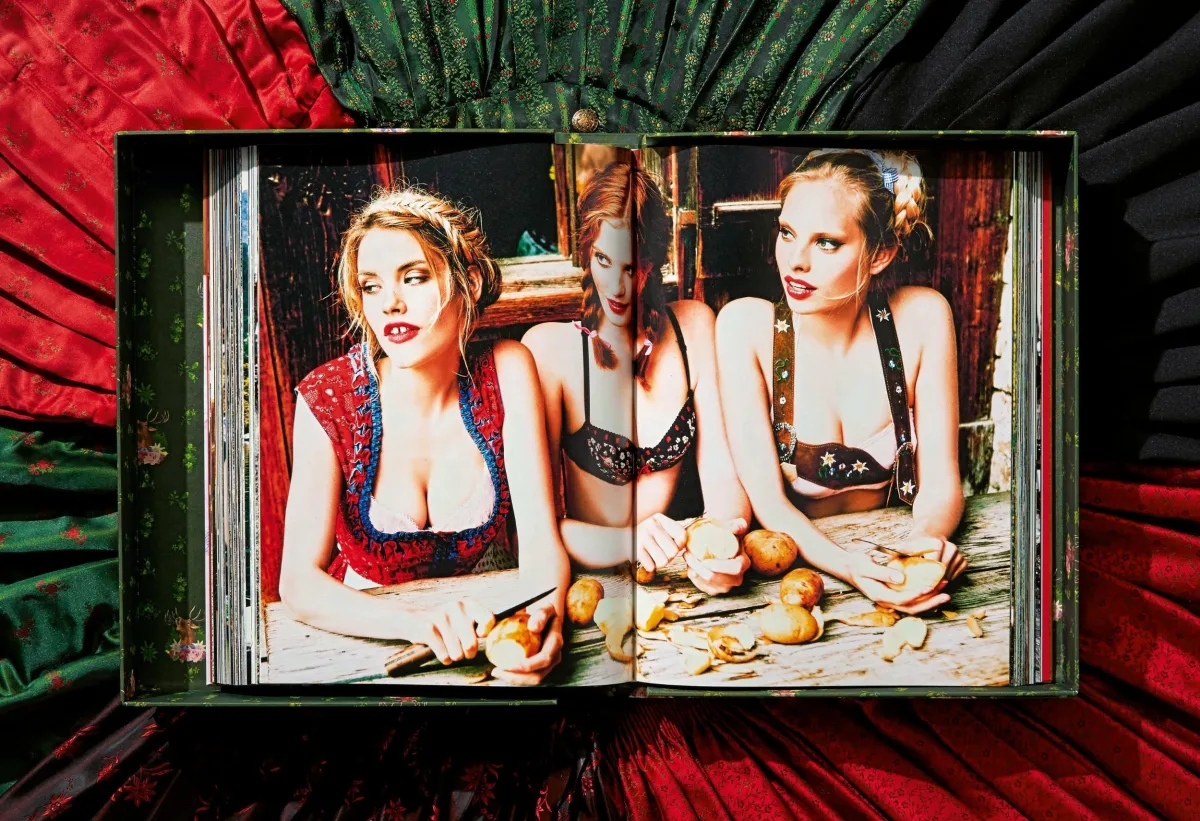 Ellen von Unwerth. Heimat. Art Edition No. 201–300 ‘Spy Device’