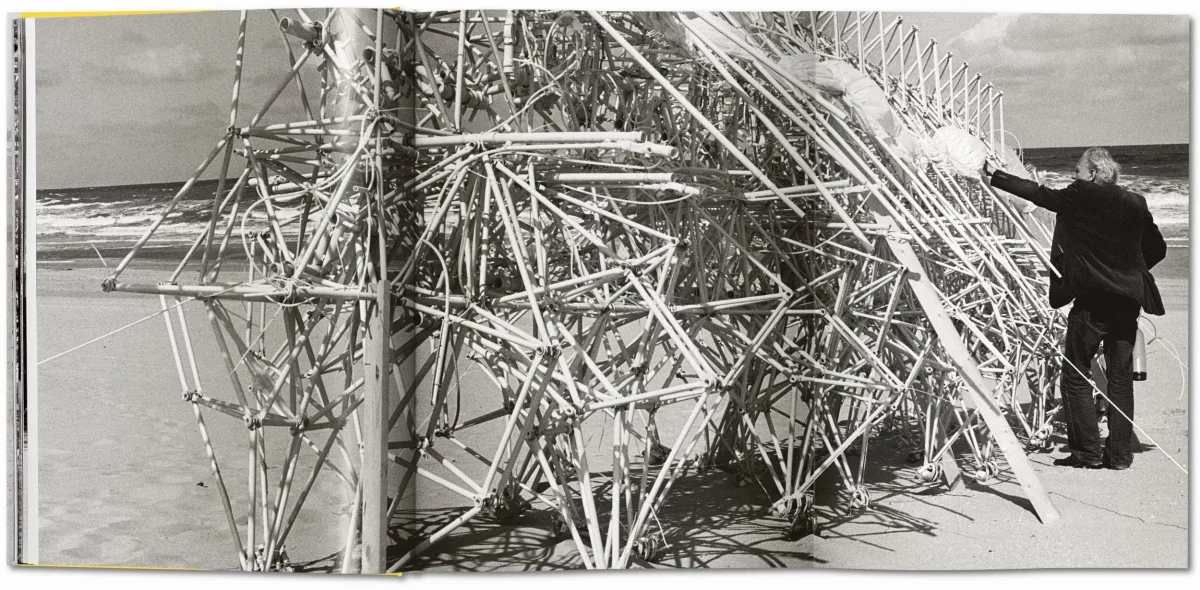 Strandbeest. The Dream Machines of Theo Jansen
