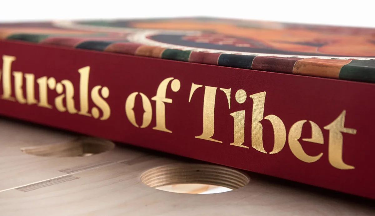 Thomas Laird. Murals of Tibet. Art Edition No. 1–40 ‘Buddha Shakyamuni, Gyantse Kumbum (ca. 1420)’