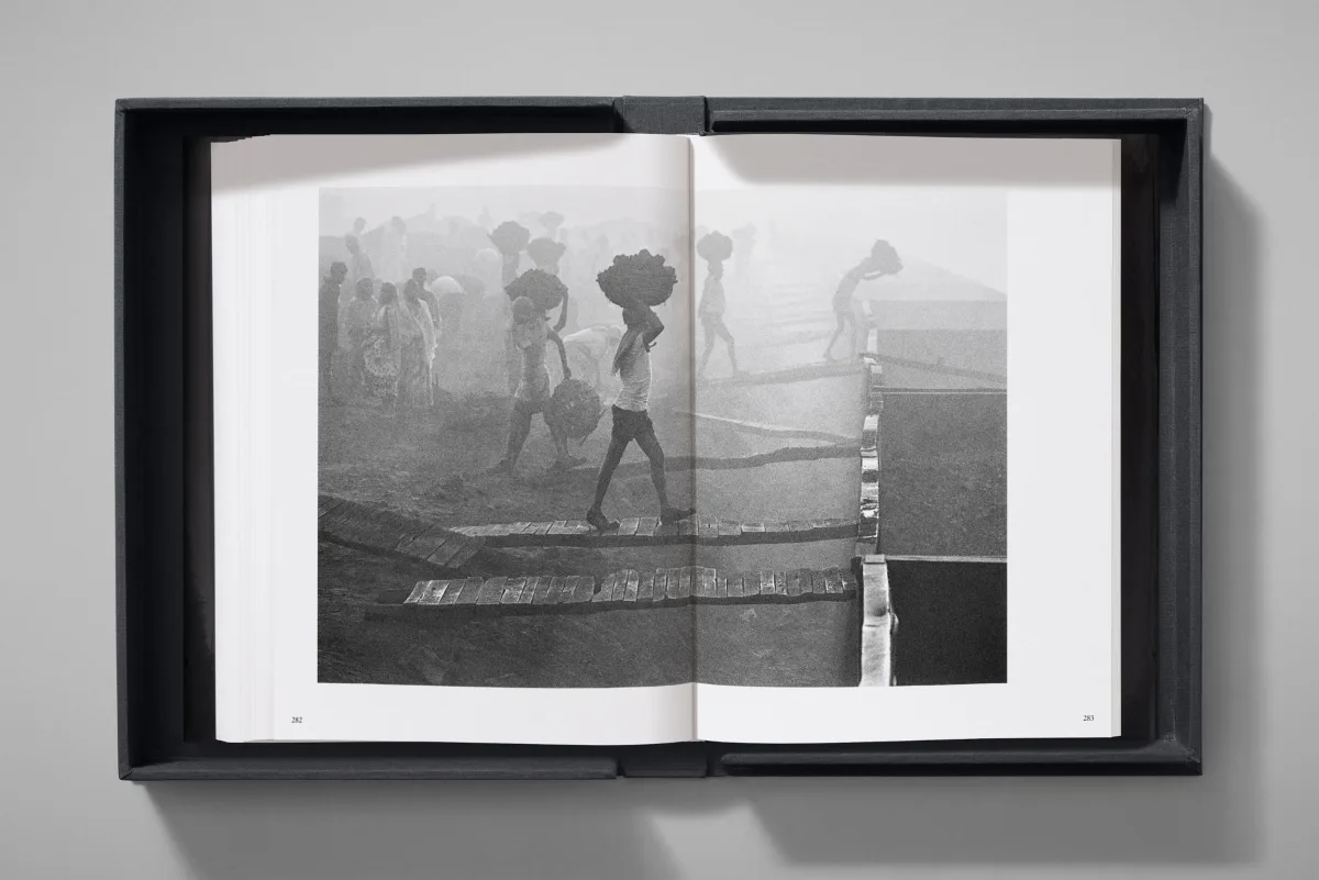 Sebastião Salgado. Workers. Art Edition No. 1–100 ‘Fishermen, Trapani, Italy, 1991’