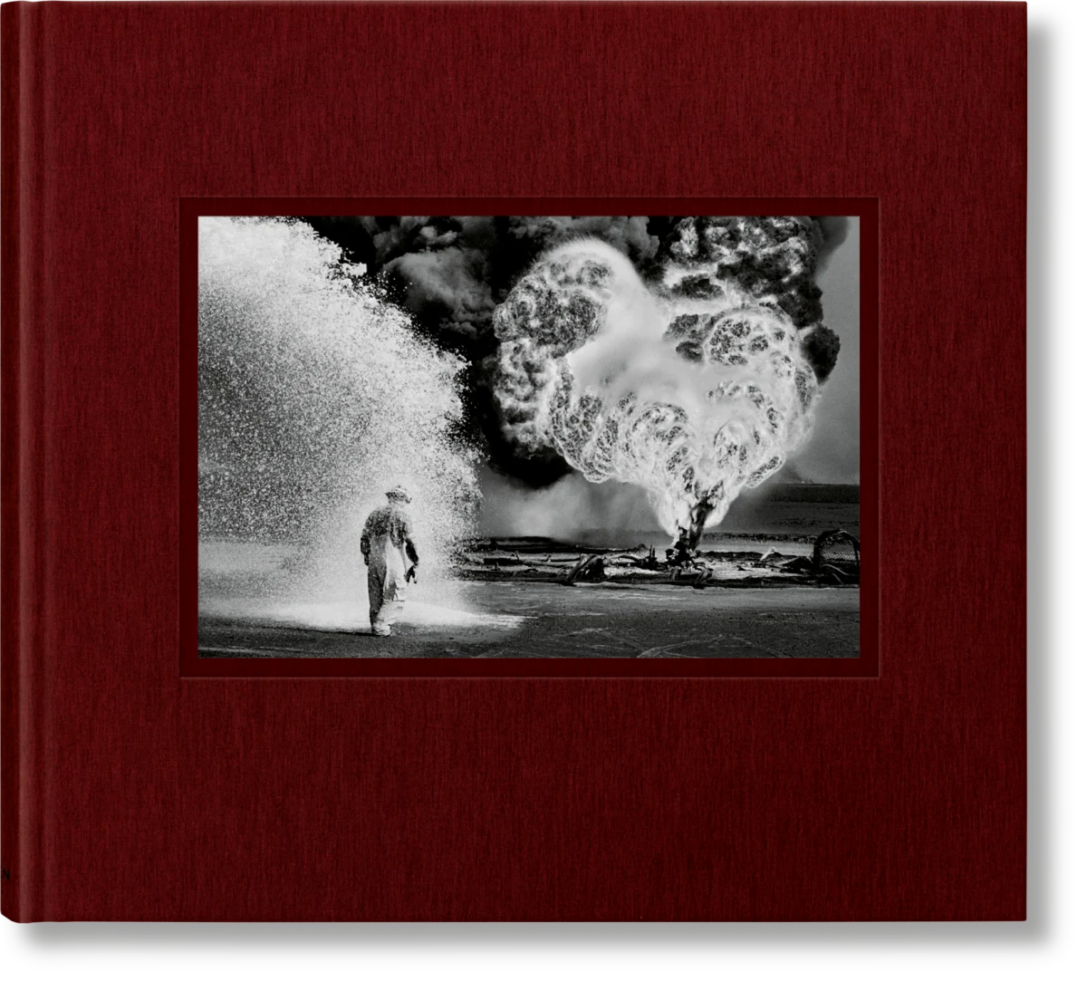 Sebastião Salgado. Kuwait. A Desert on Fire