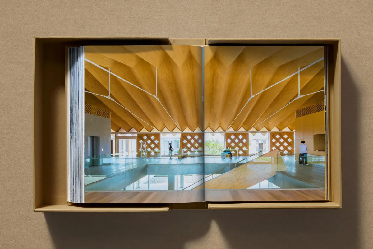 Shigeru Ban. Complete Works 1985–Today. Art Edition ‘Bamboo Gridshell Roof’, 2023