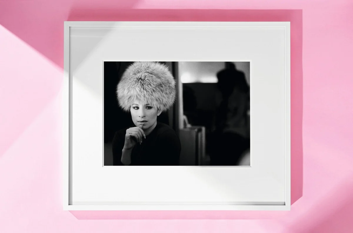 Barbra Streisand, Art Edition No. 101–200, Lawrence Schiller ‘Streisand En Route To London’