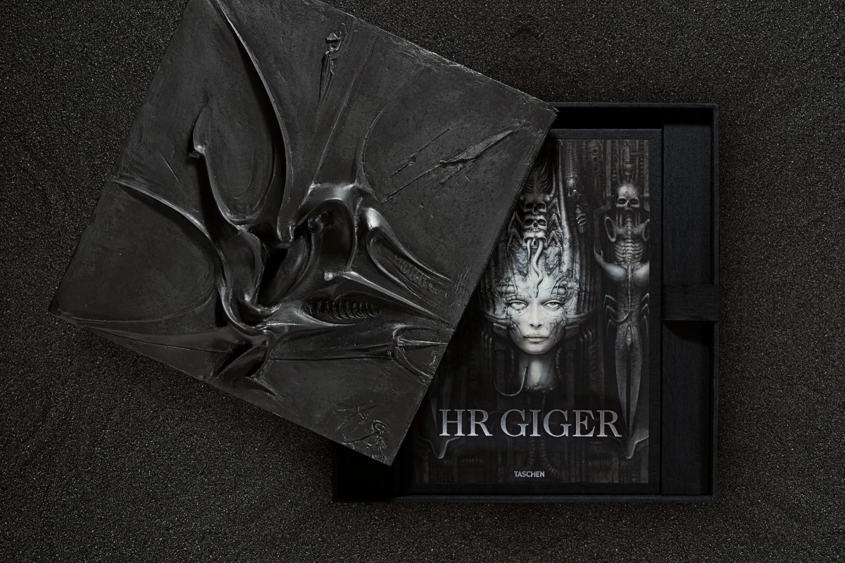 HR Giger. Art Edition No. 101–200 ‘Relief’