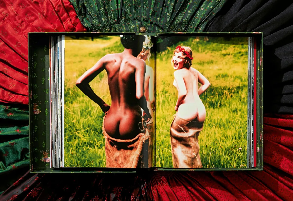Ellen von Unwerth. Heimat. Art Edition No. 201–300 ‘Spy Device’