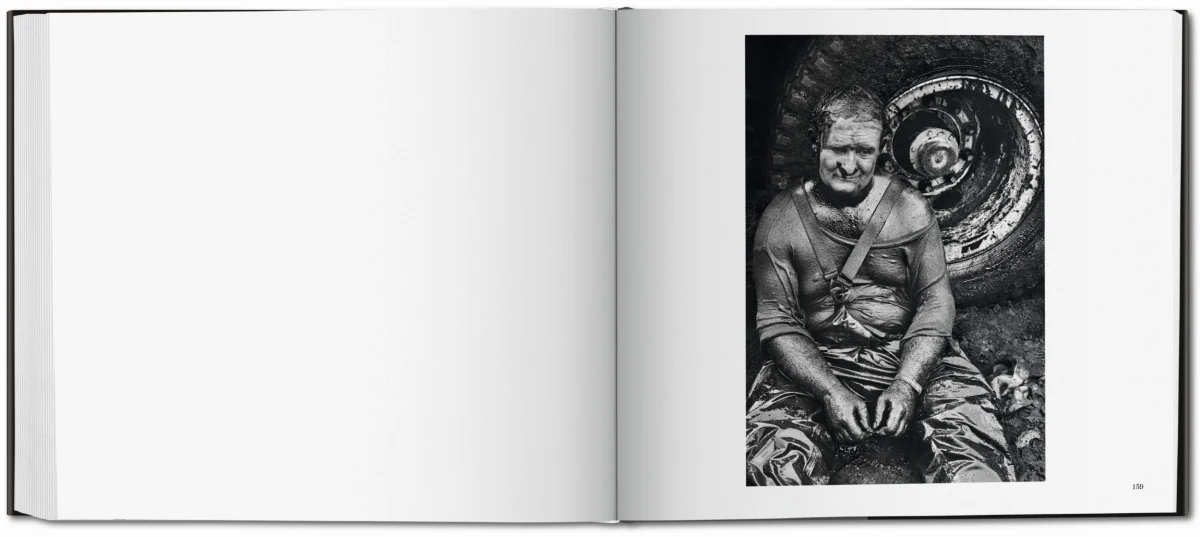 Sebastião Salgado. Kuwait. A Desert on Fire