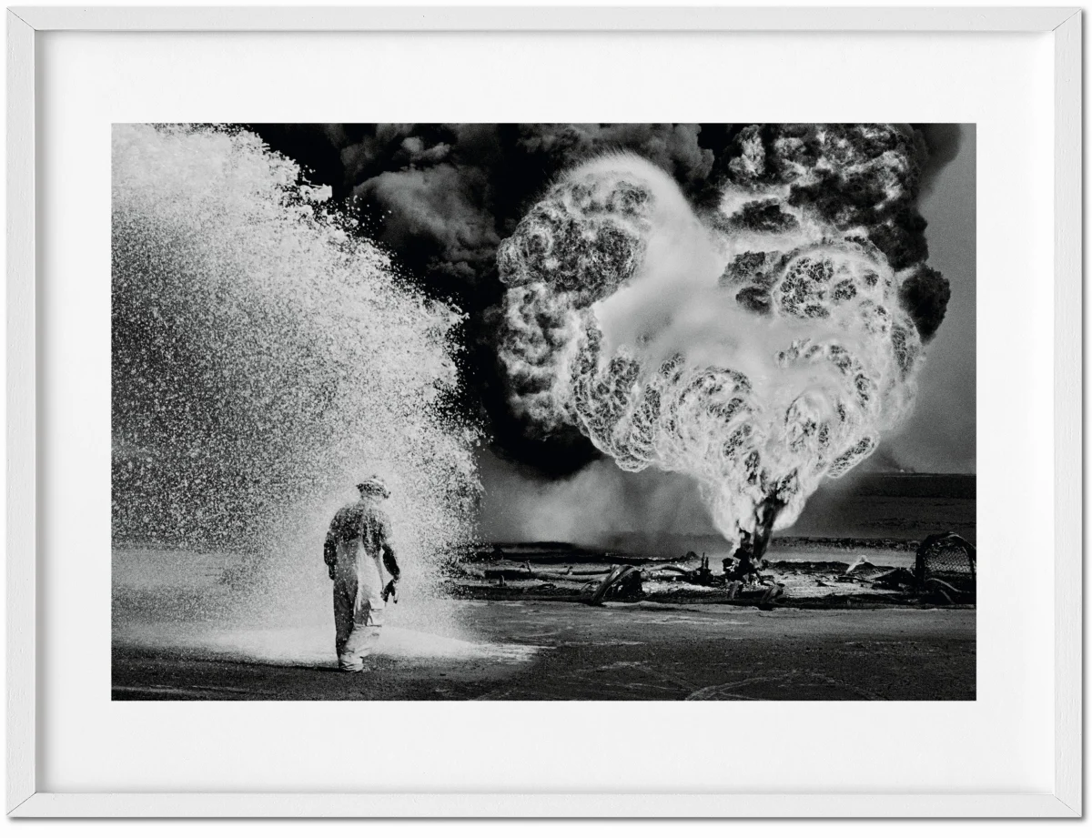 Sebastião Salgado. Kuwait. A Desert on Fire, Art Edition