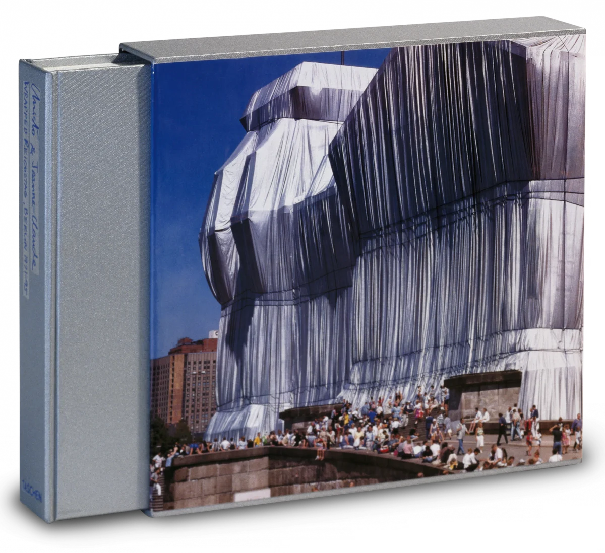 Christo and Jeanne-Claude. Wrapped Reichstag. Berlin 1971–1995