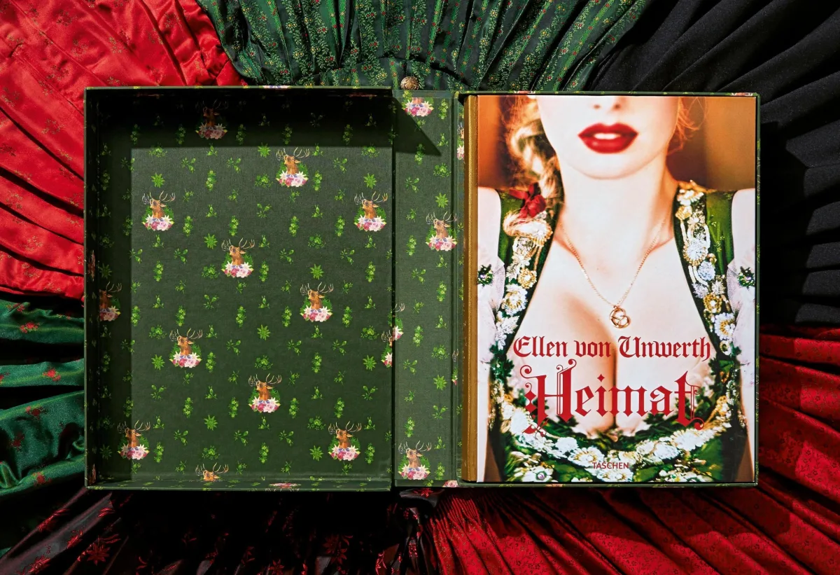 Ellen von Unwerth. Heimat. Art Edition No. 201–300 ‘Spy Device’