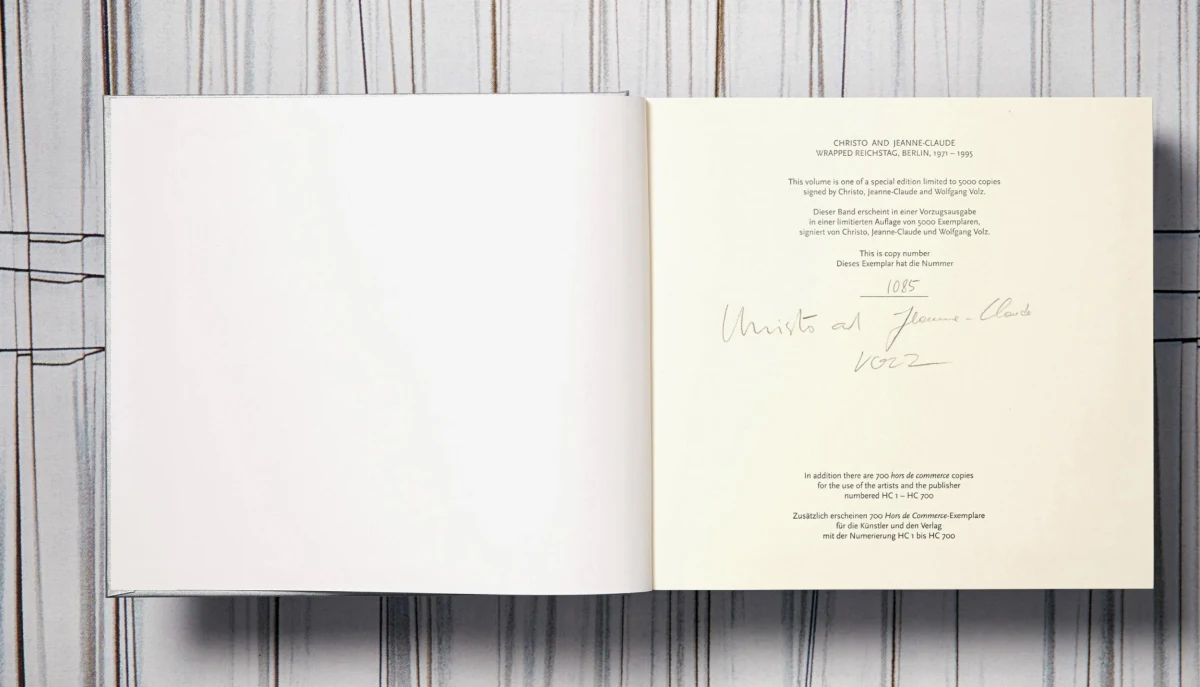 Christo and Jeanne-Claude. Wrapped Reichstag. Berlin 1971–1995