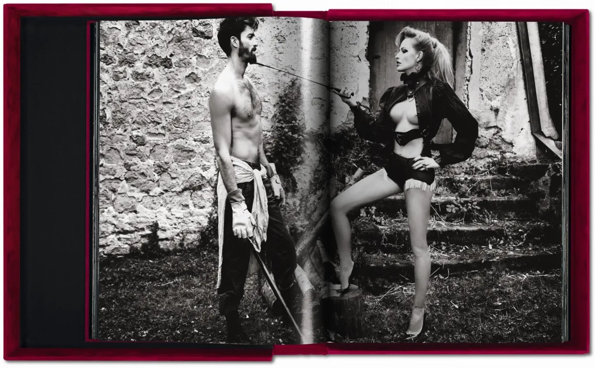 Ellen von Unwerth. The Story of Olga. Art Edition No. 1–125 ‘Servants’