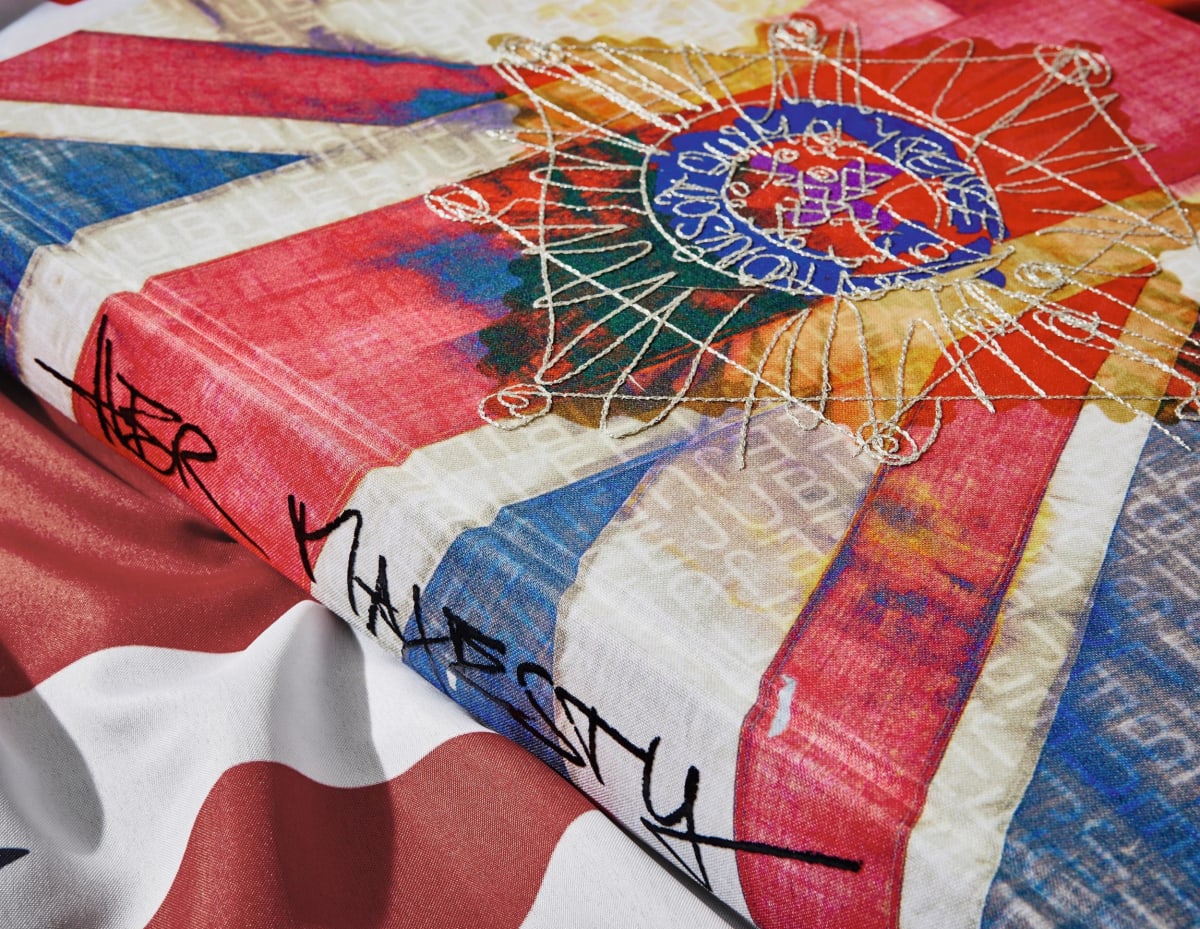 Her Majesty. Vivienne Westwood Edition No. 1–500. Harry Benson ‘Royal Greeting’