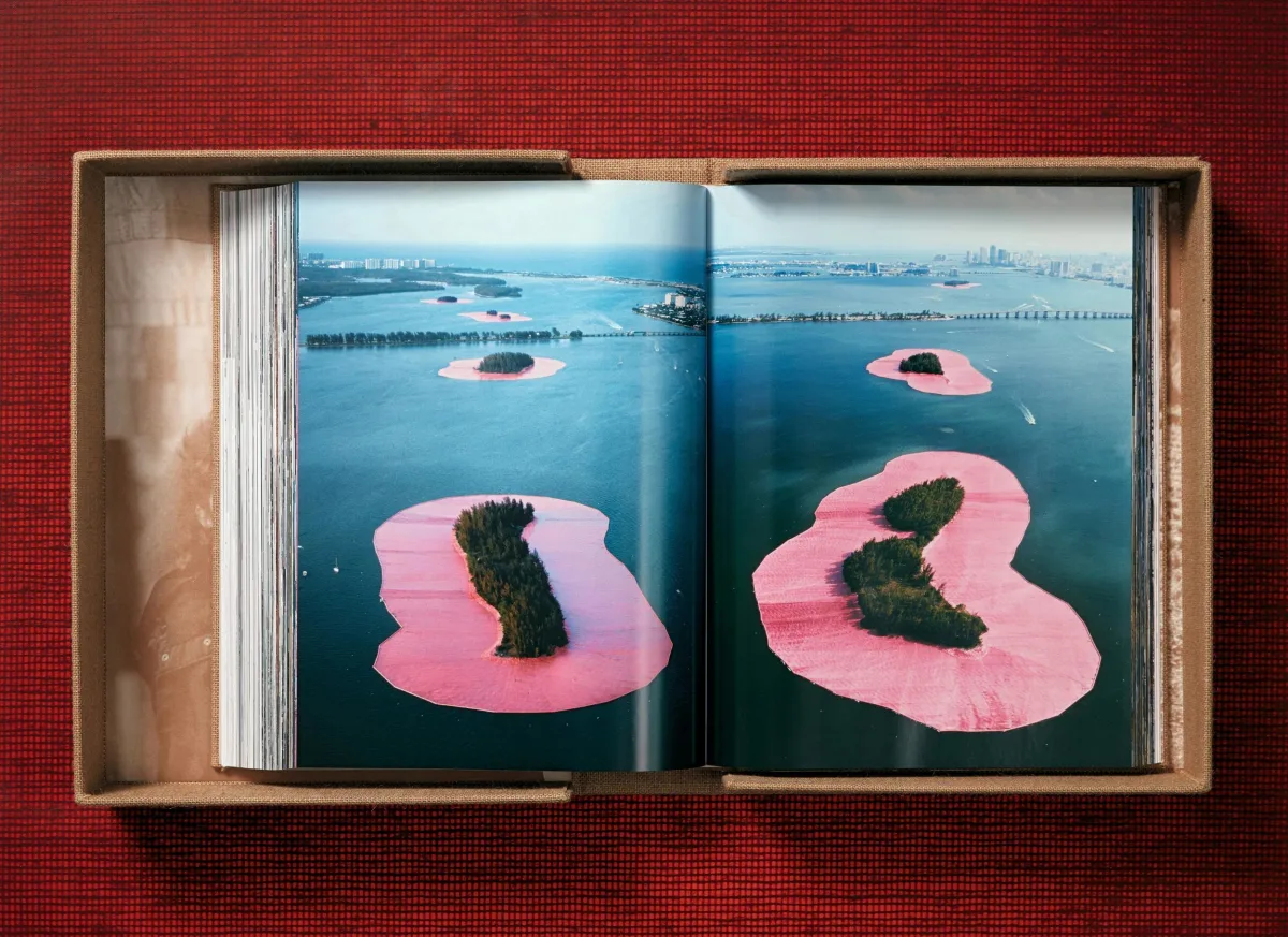 Christo and Jeanne-Claude. Art Edition B. No. 7–100