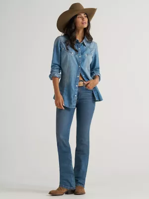 Women's Lasso Embroidered Cowboy Snap Shirt in Light Wash