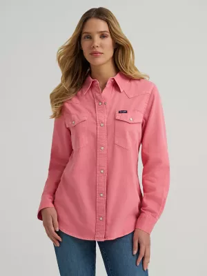 Women's Wrangler Colorwash Slim Western Snap Shirt in Salmon