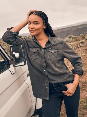 Women's Boyfriend Denim Shirt in Nashville Black