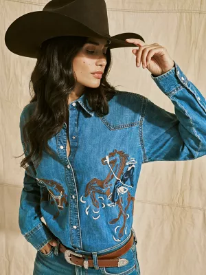 Women's Wrangler Horses Boyfriend Western Snap Shirt in Denim Mid Wash