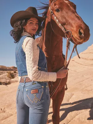 Wrangler® x Yellow Rose by Kendra Scott Bootcut Jean in Medium Wash