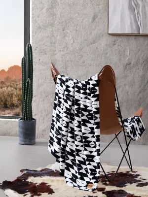 Wrangler Homestead Printed Throw:Black/White:One Size