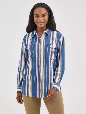 Women's Wrangler Retro® Boyfriend Western Snap Shirt in Brushpopper Blue