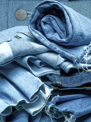 Wrangler x Beyond Retro Regular Straight Jean in Light Wash Denim