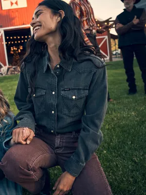 Women's Boyfriend Denim Shirt in Nashville Black